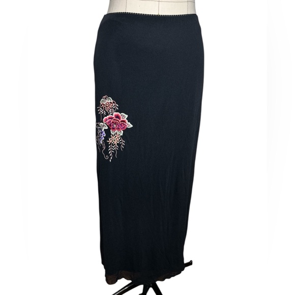Vivienne Tam Dresses & Skirts - 90’s Vivienne Tam mesh embroidered floral skirt